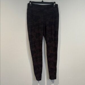 Rewash Black and Dark Gray Camouflage Leggings with Back Pockets - Size Medium